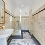 Campo Pequeno Prestige Affittacamere 3*