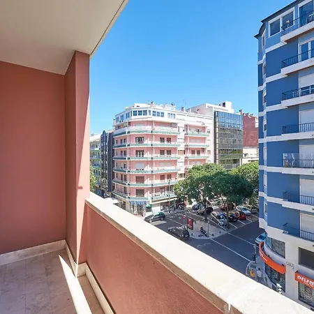 Guest house Campo Pequeno Prestige 3*